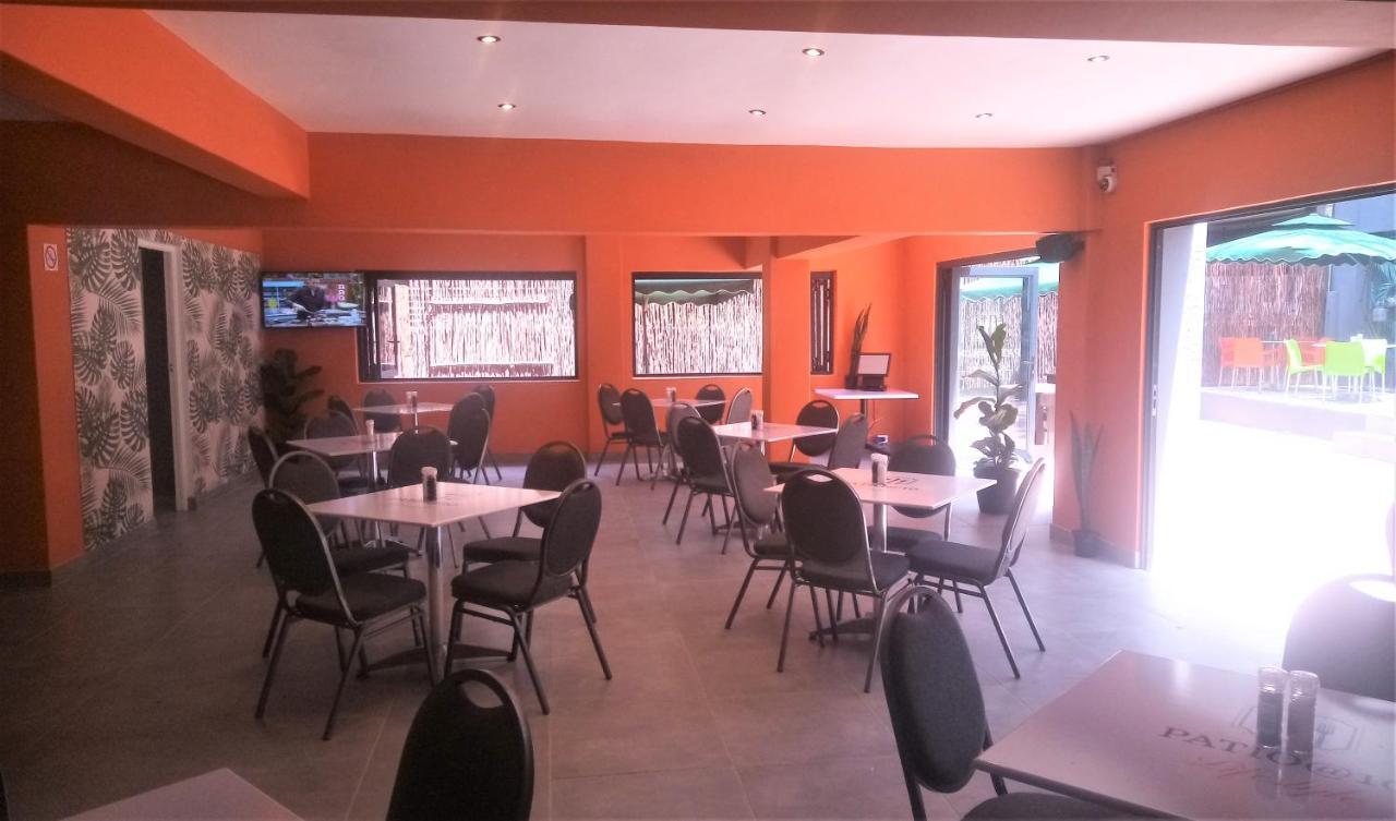The Jack Rose Hotel, Rosebank, Gautrain 3*